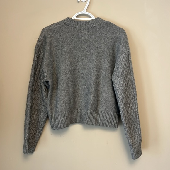 H&M Wool Blend Gray Crop Sweater size S - Picture 2 of 7